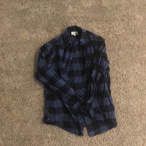 It’s is a Croft and Barrow flanol that is blue